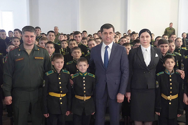 Бекхан Барахоев провел «Разговор о важном» с воспитанниками Горского кадетского корпуса в Ингушетии 